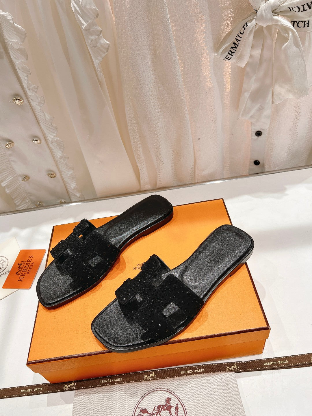 Hermes 0RAN Sandal Black Lambskin Attach Crystals-Black