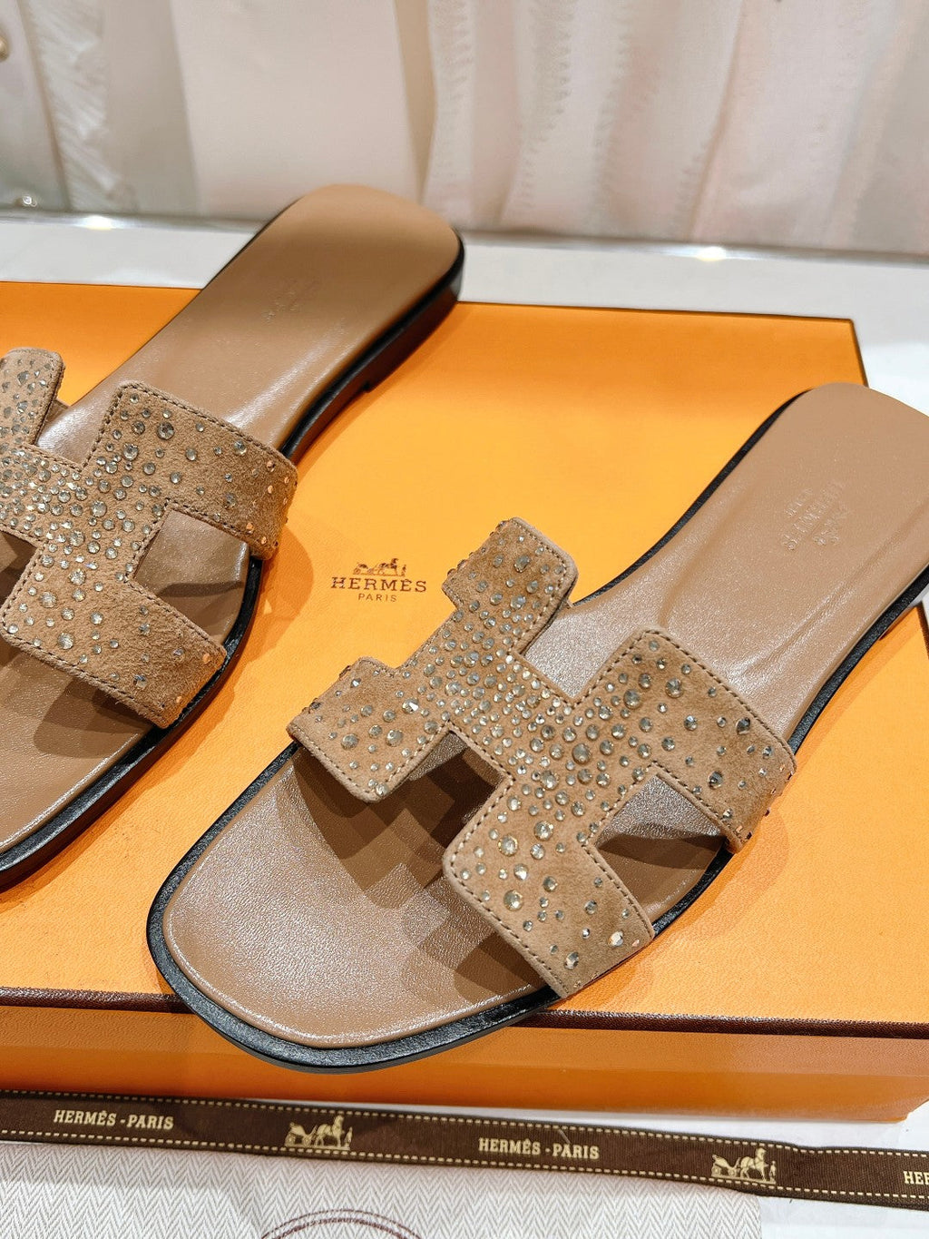 Hermes 0RAN Sandal Caramel Lambskin Attach Crystals
