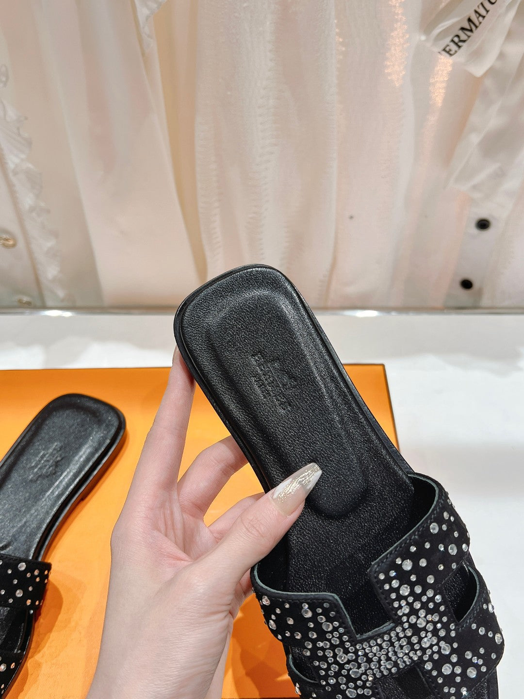 Hermes 0RAN Sandal Black Lambskin Attach Crystals