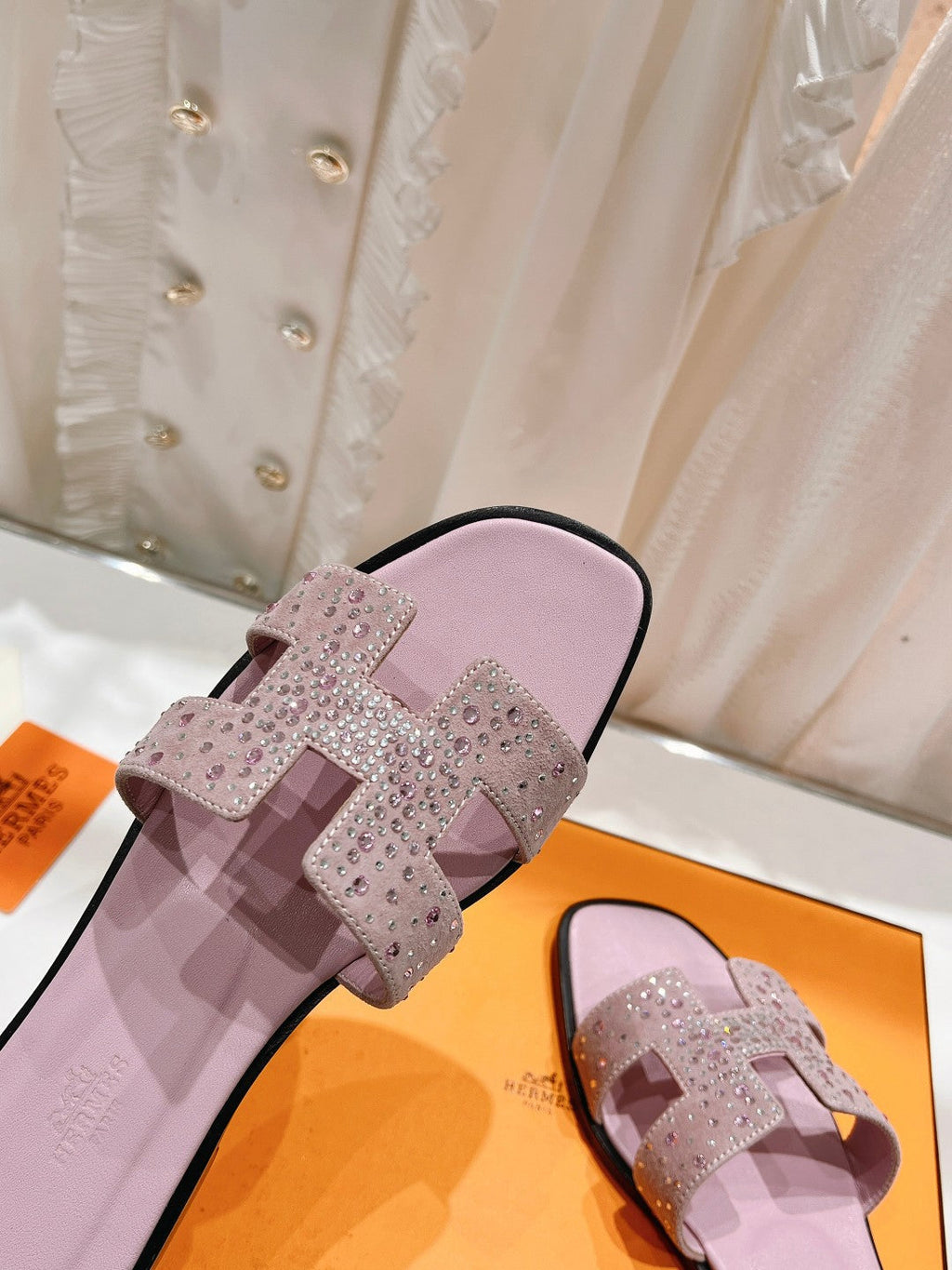Hermes 0RAN Sandals Pastel Pink Lambskin Attach Crystal
