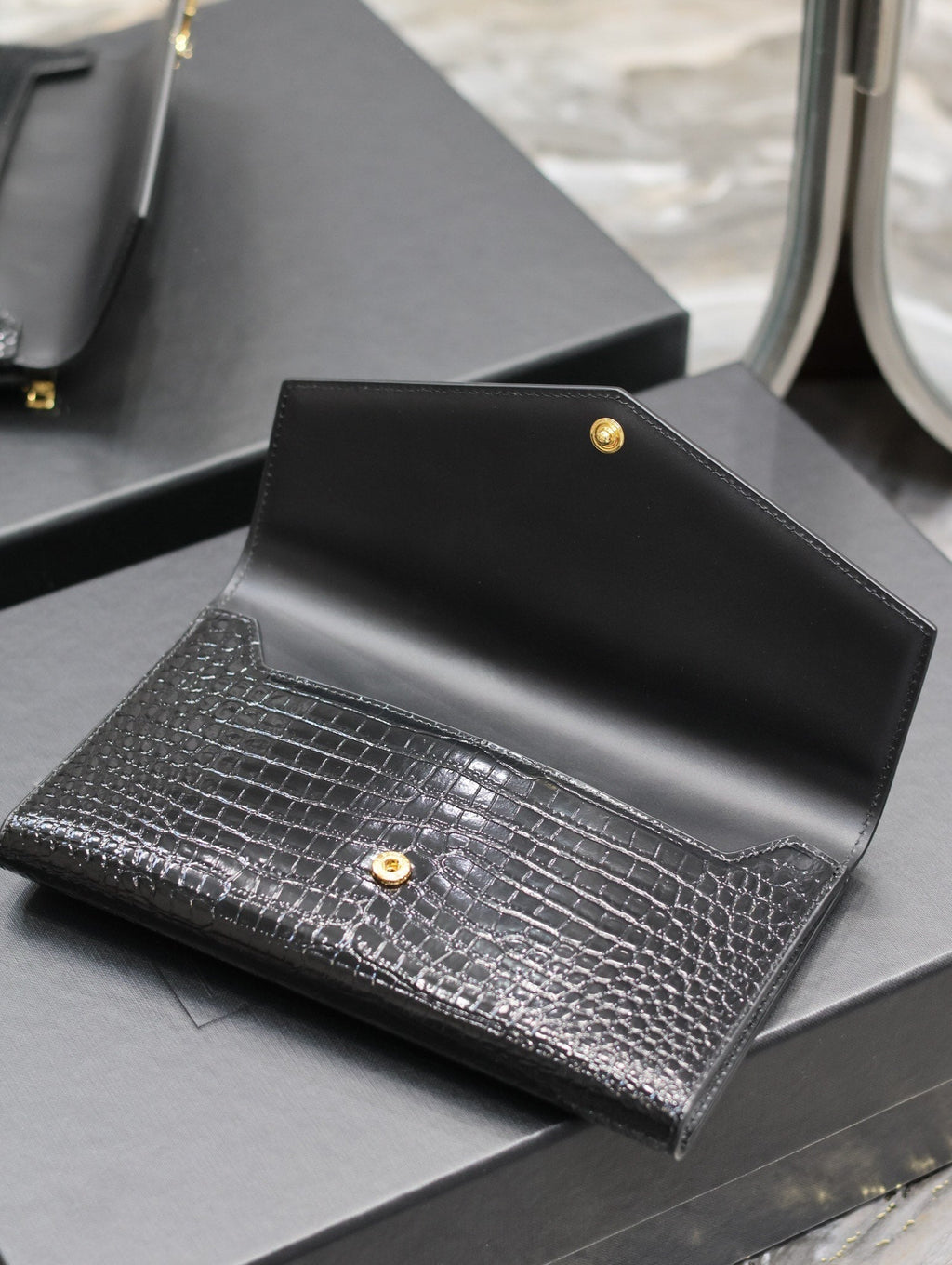 Saint Laurent Uptown Wallet 21 in Black Crocodile Pattern Calfskin Gold Logo