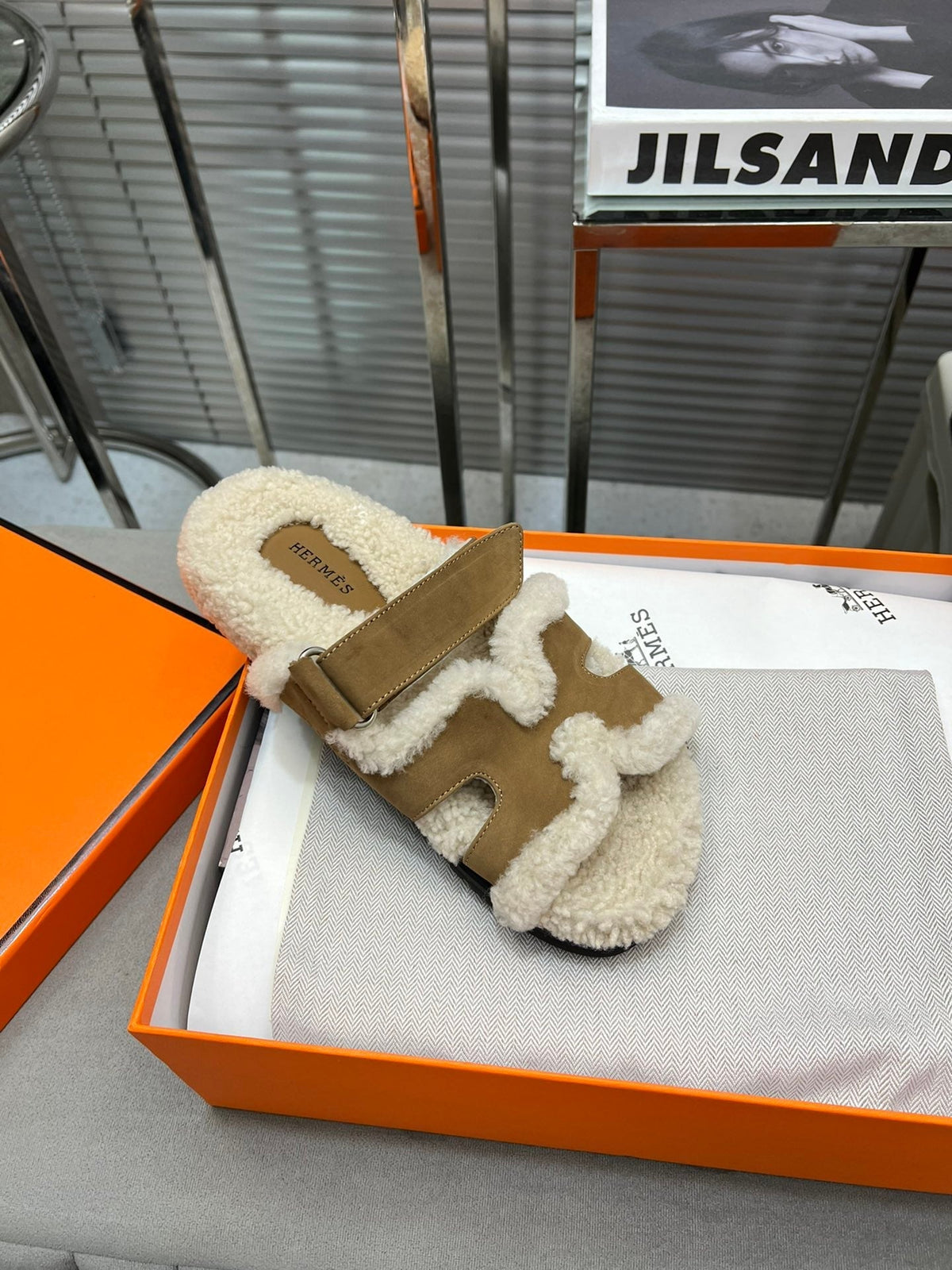 Hermes Chypre Slippers in Beige Lamb Wool and Light French Beige Suede