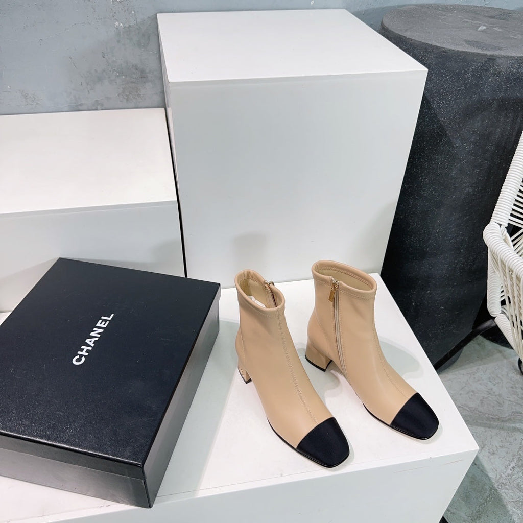 Chanel Ankle Boots 25S 45 mm in Beige and Black Lambskin with Zipper