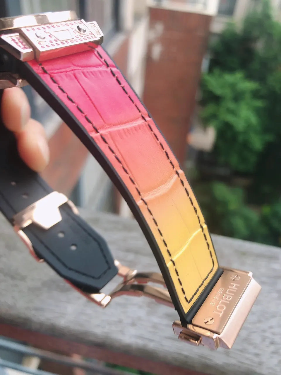 Hublot Rainbow Bezel Watch - Hình 9