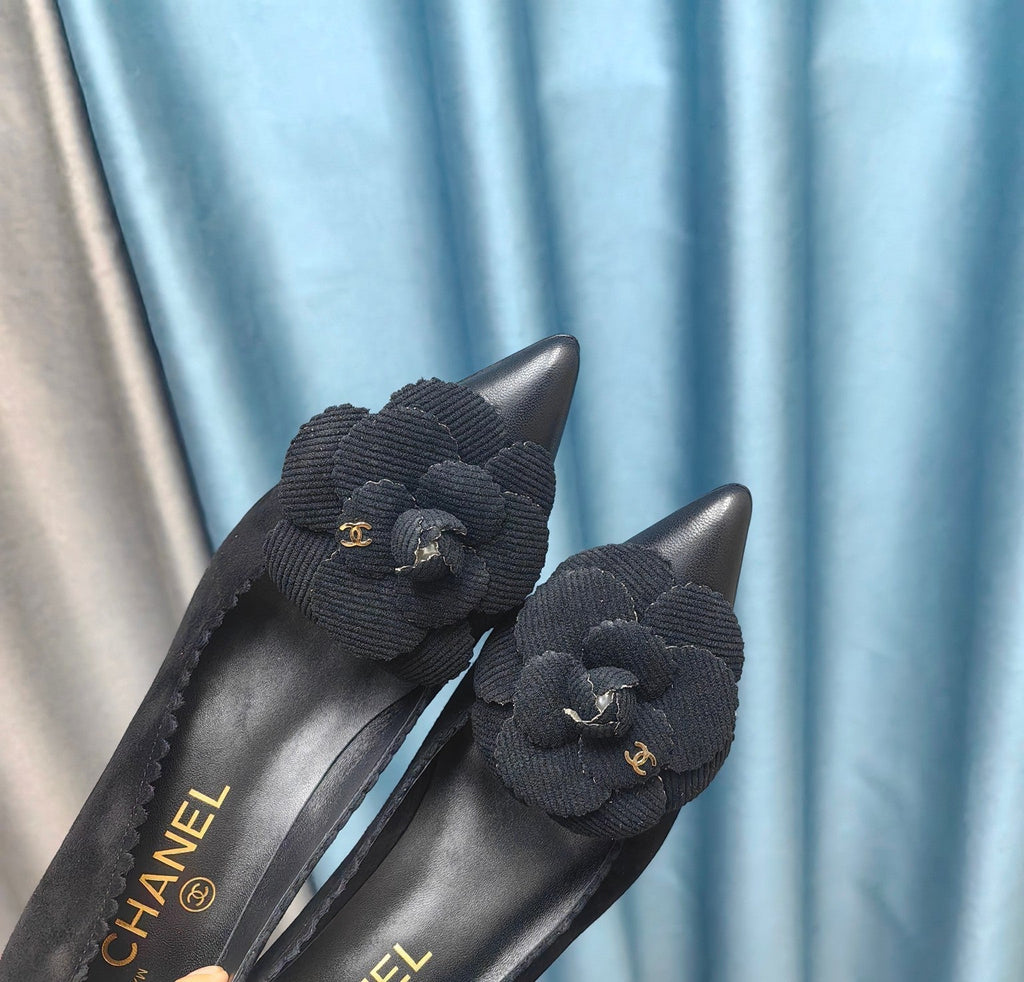 Chanel High Heels 80 mm in Black Suede and Calfskin with Flower