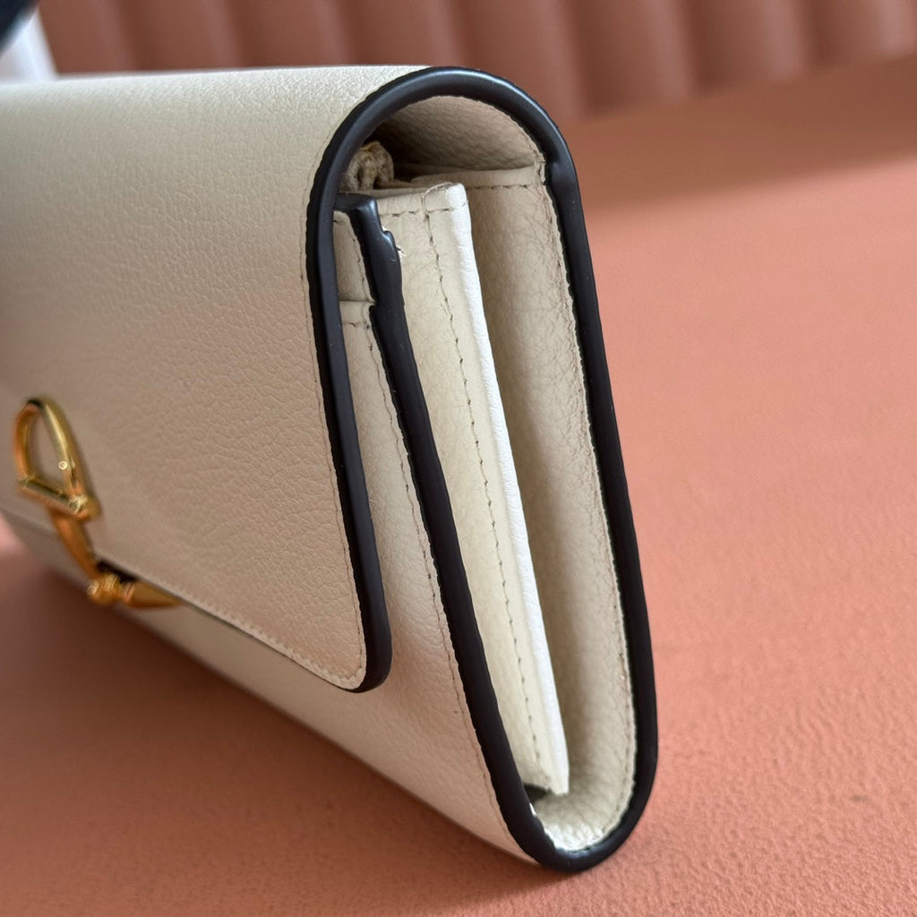 Gucci Softbit Continental Wallet 19 in White Grainy Calfskin Gold Hardware
