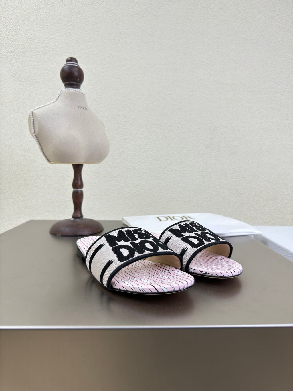 Dior Dway Slide Embroidered Cotton and Light Pink Miss Allover Motif