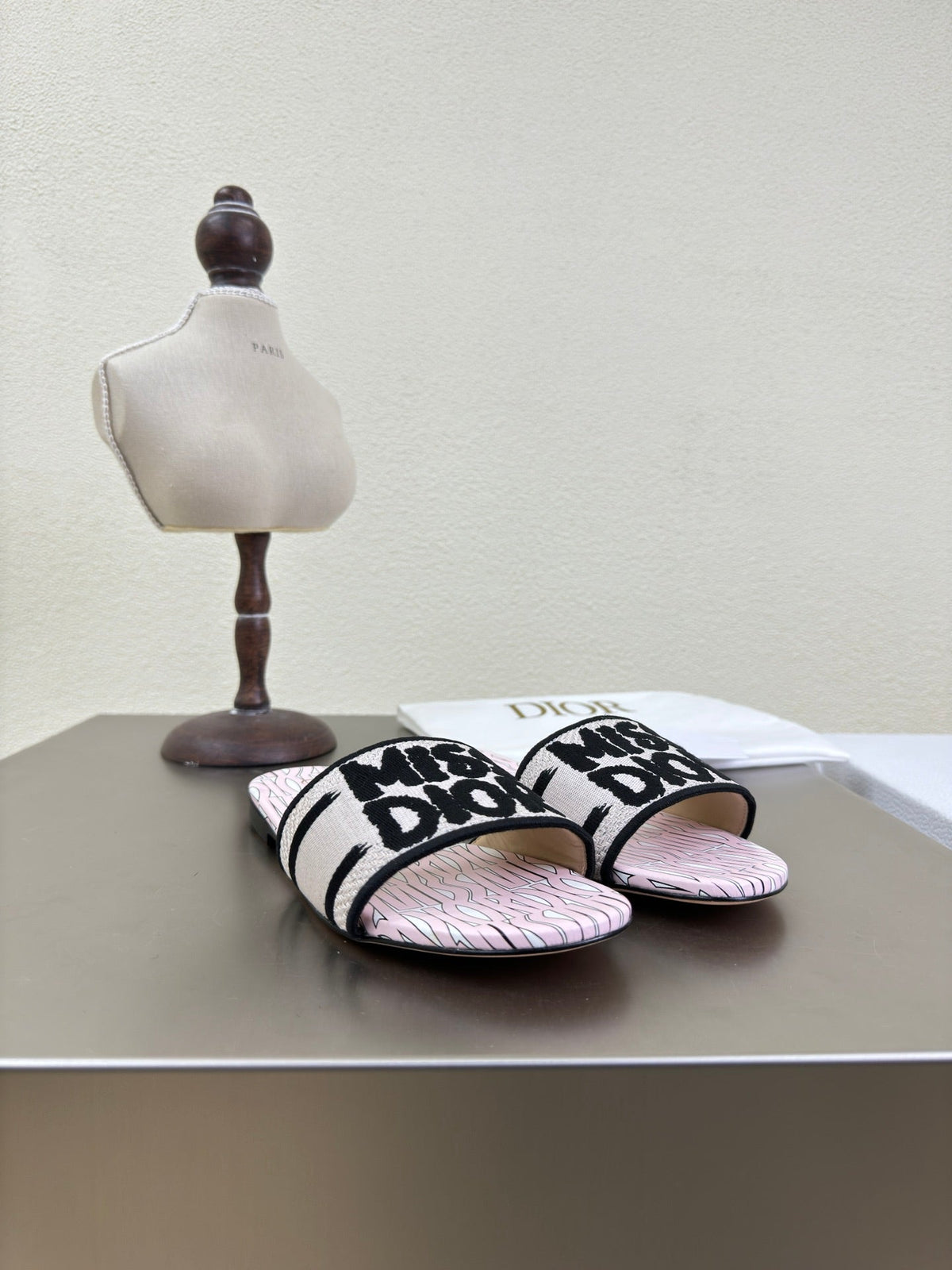 Dior Dway Slide Embroidered Cotton and Light Pink Miss Allover Motif