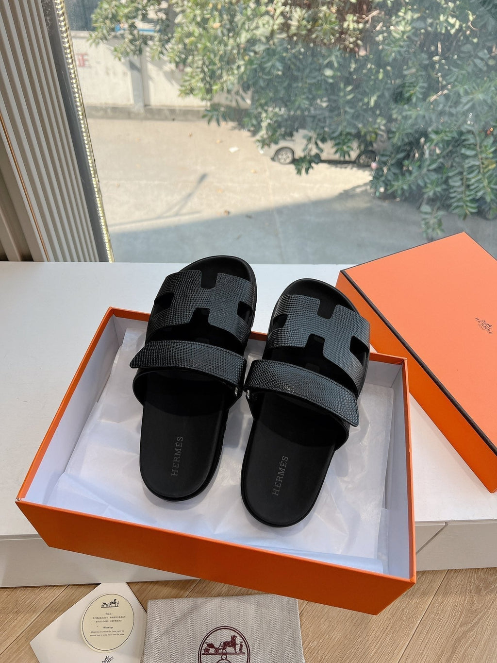 Hermes Chypre Sandal in Black Shiny Grained Calfskin
