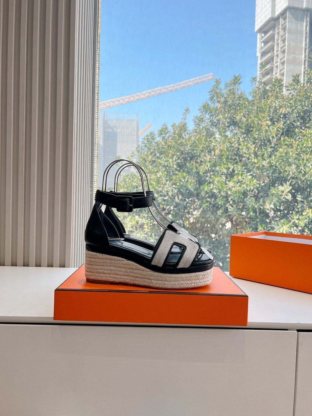 Hermes Elda Espadrille in White Fabric and Black Calfskin