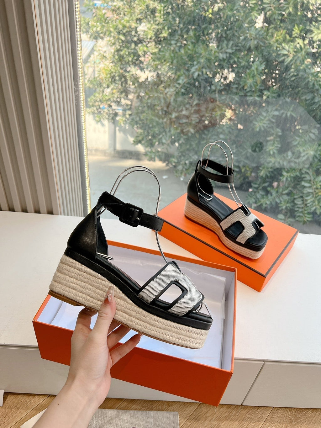 Hermes Elda Espadrille in White Fabric and Black Calfskin