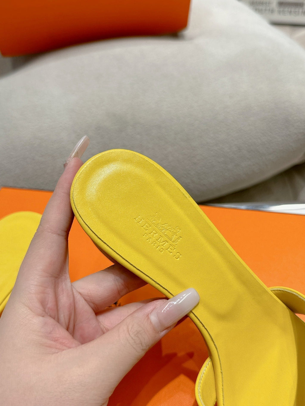 Hermes 0ASIS Sandal Yellow Calfskin Classic