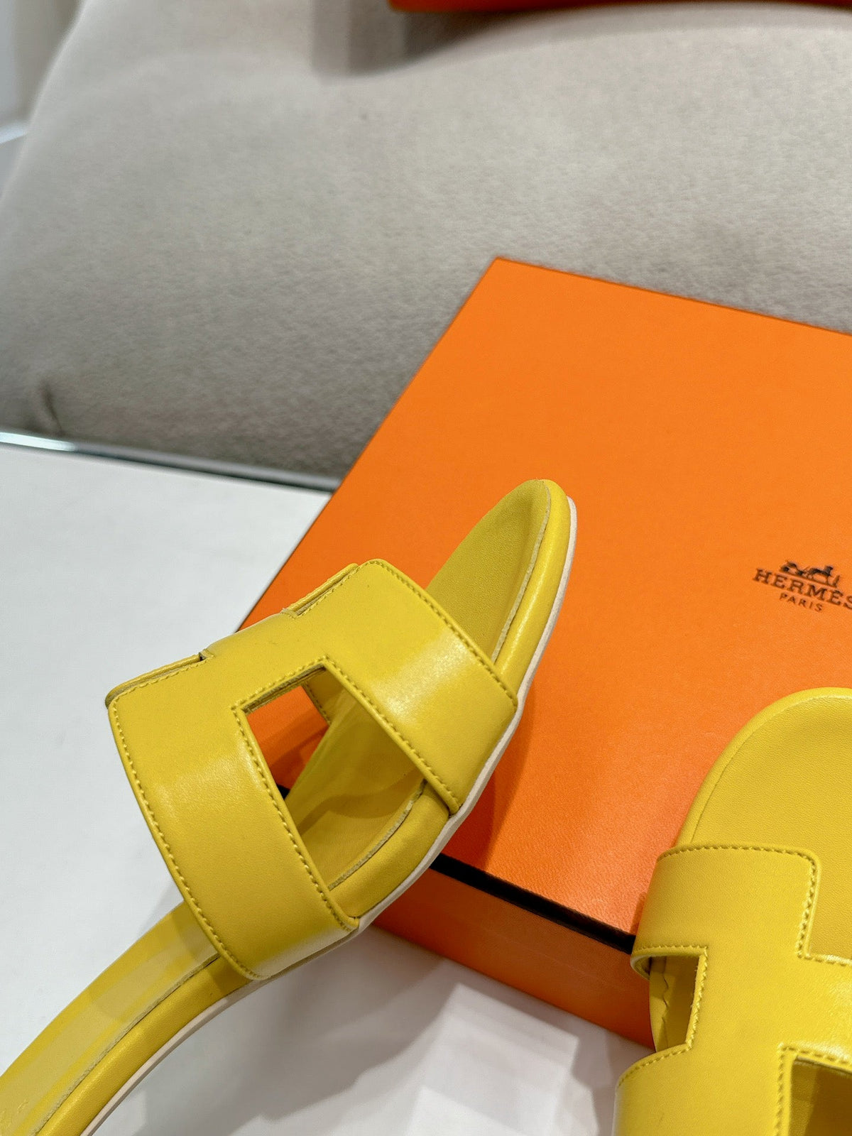 Hermes 0ASIS Sandal Yellow Calfskin Classic