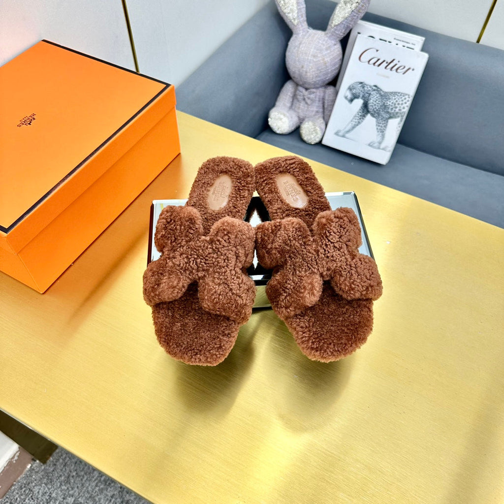 Hermes 0RAN Shearling Sandals Umber Brown