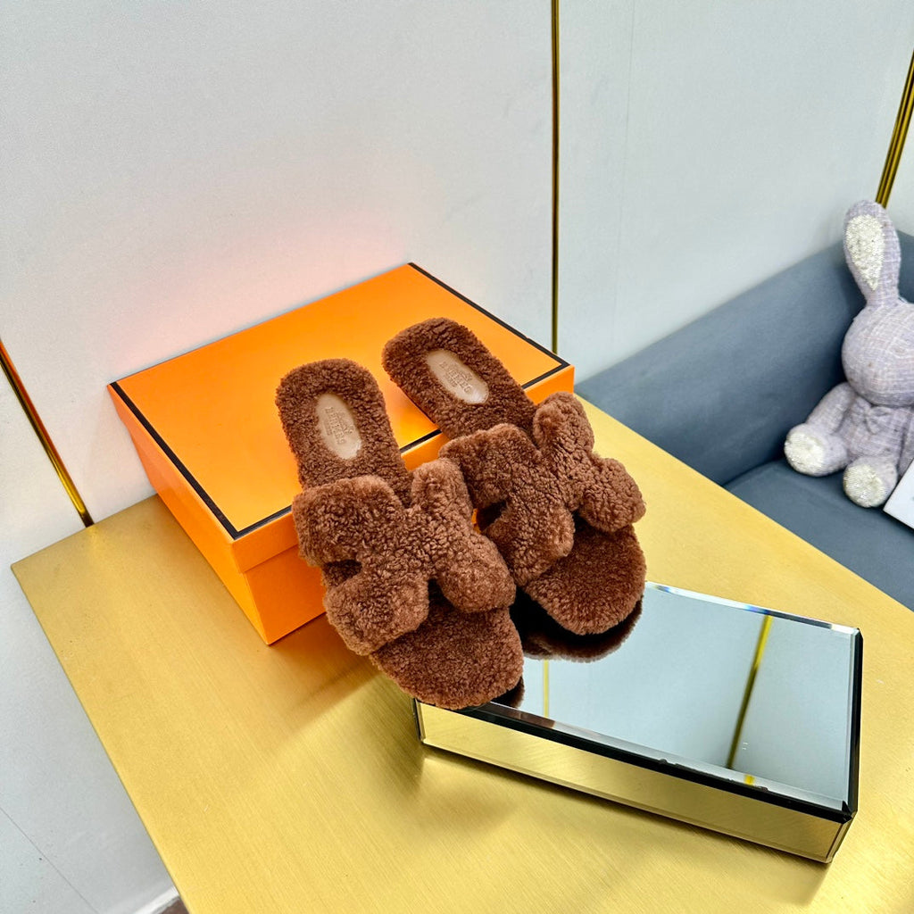 Hermes 0RAN Shearling Sandals Umber Brown