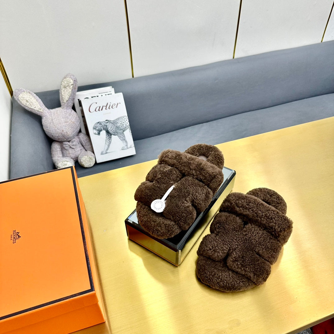 Hermes Chypre Sandal in Walnut Brown Shearling