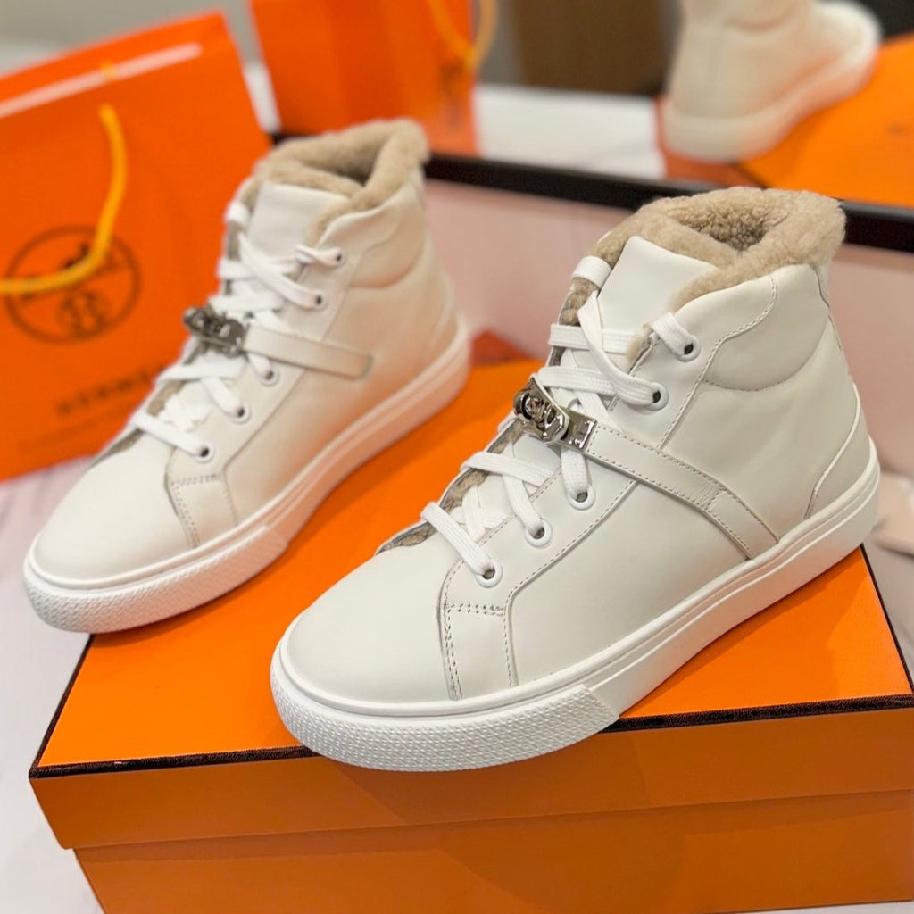 Hermes Chealsea Boots in White Calfskin and Fleece Lining