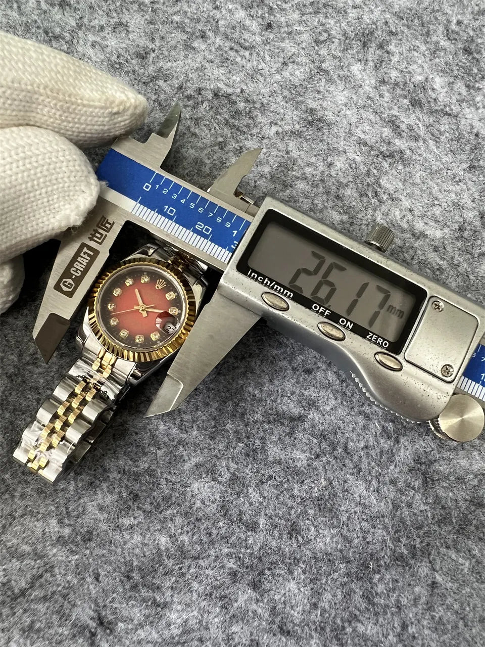 Rolex Red Dial Diamond Two-Tone - Hình 2