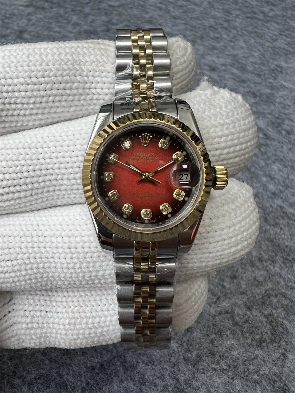 Rolex Red Dial Diamond Two-Tone - Hình 4