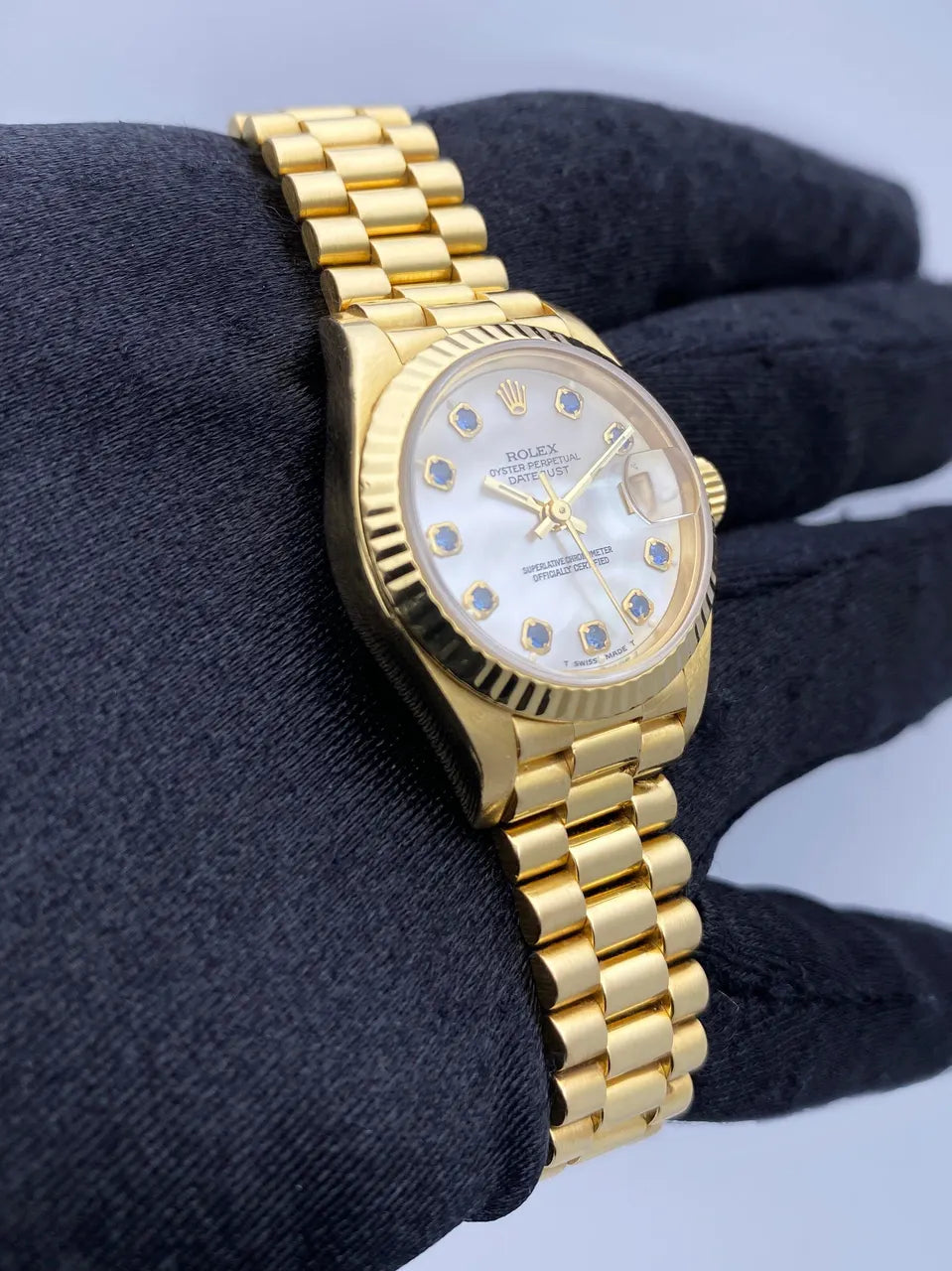Rolex Datejust Gold Mother of Pearl Sapphire Dial - Hình 3