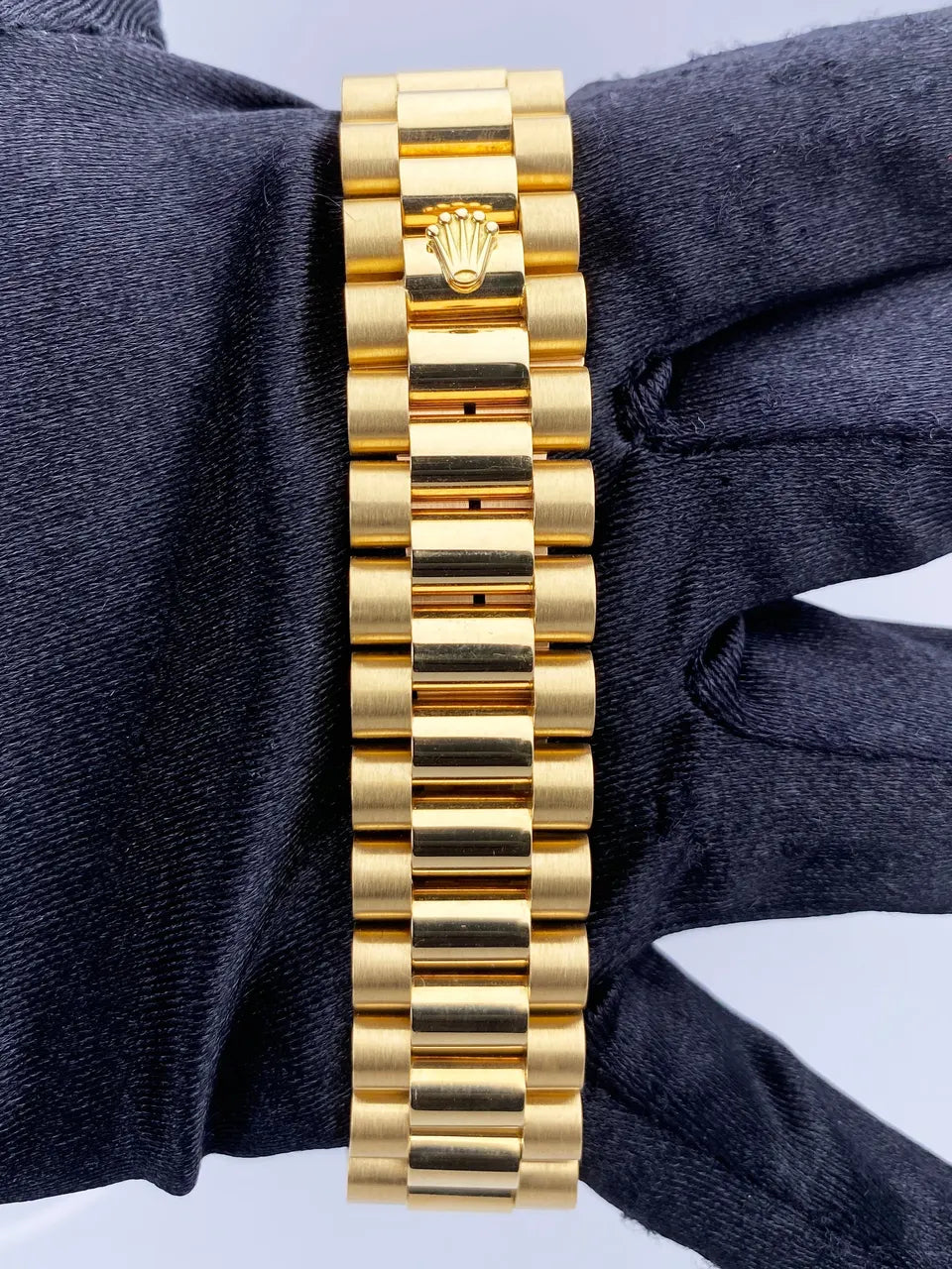 president Rolex Day-Date Gold Black Dial - Hình 5