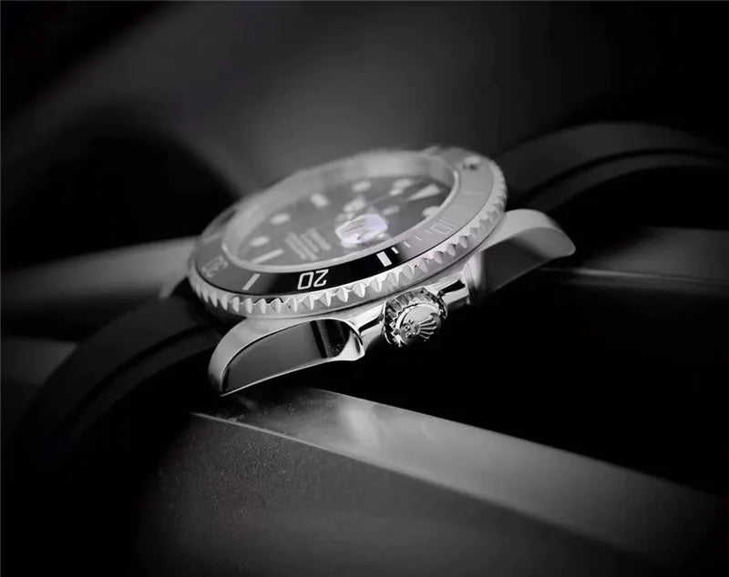 Rolex Submariner Black Rubber - Hình 4