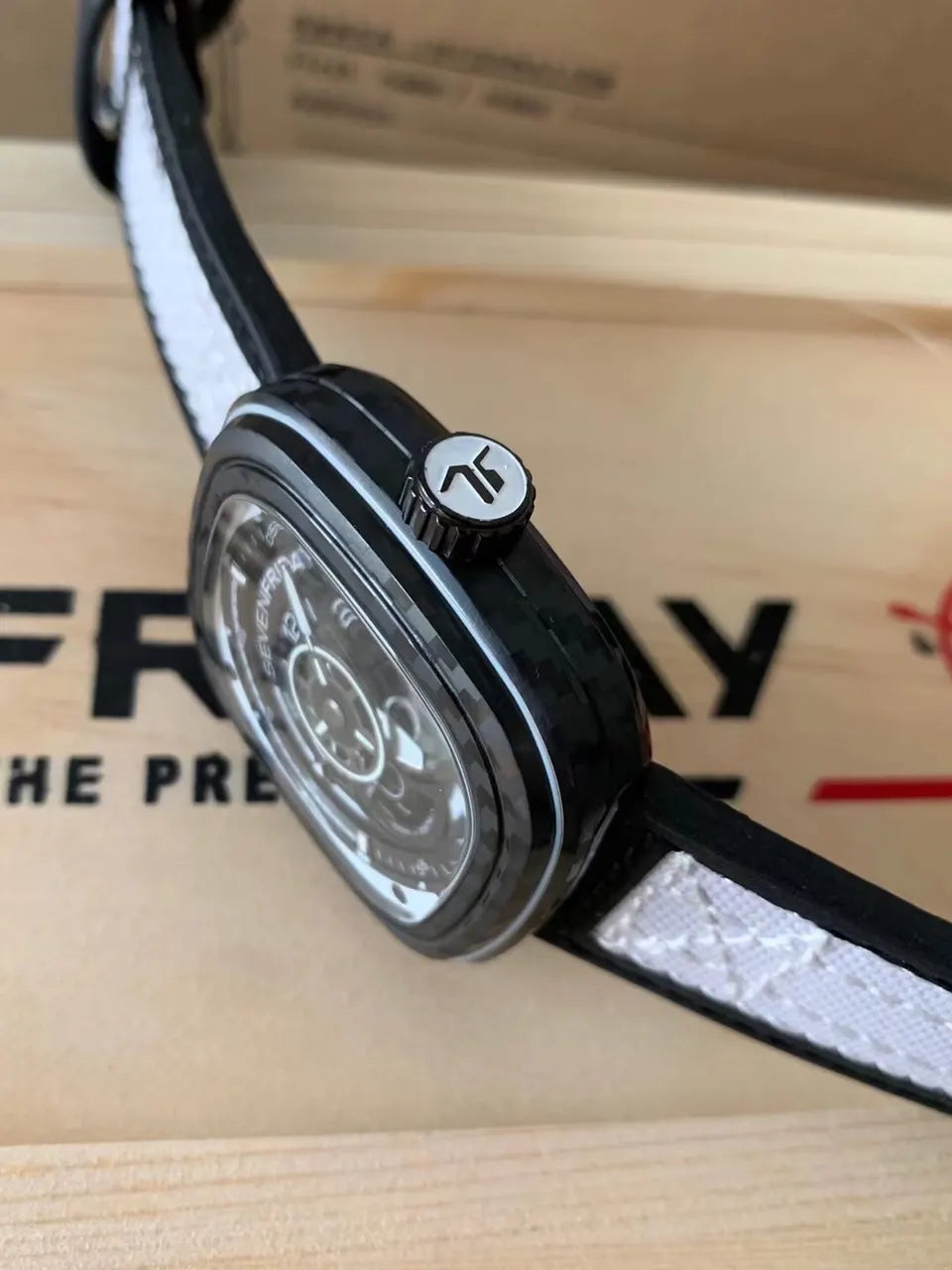 SevenFriday P3C/07 Watch - Hình 6