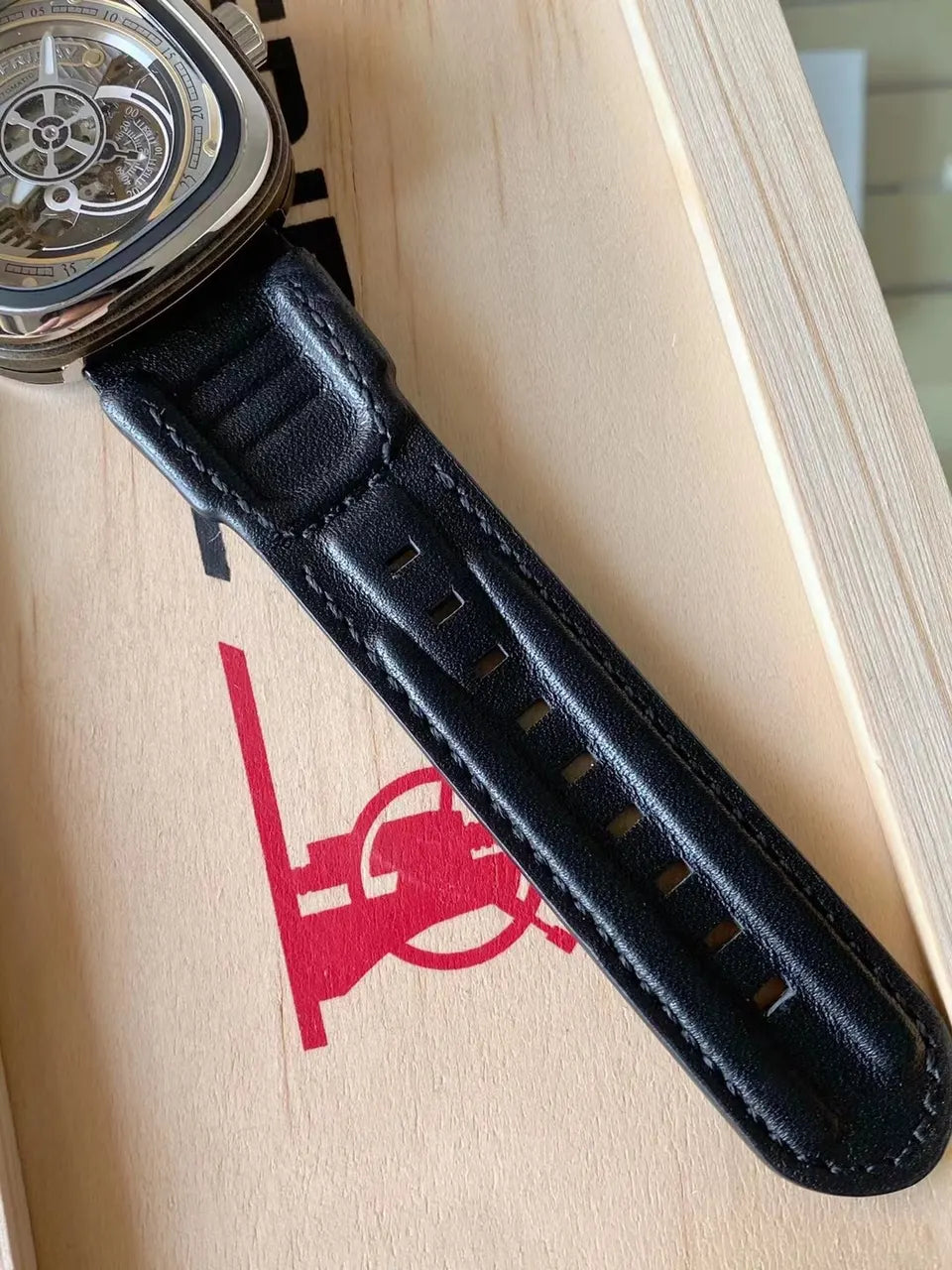 SevenFriday S1/01 Black Leather - Hình 2