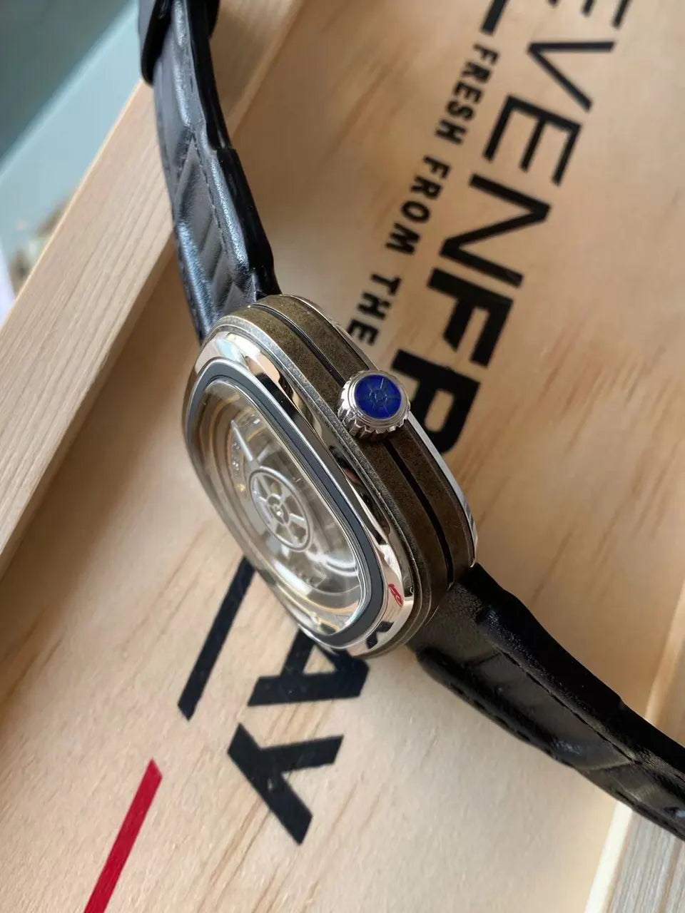 SevenFriday S1/01 Black Leather - Hình 4