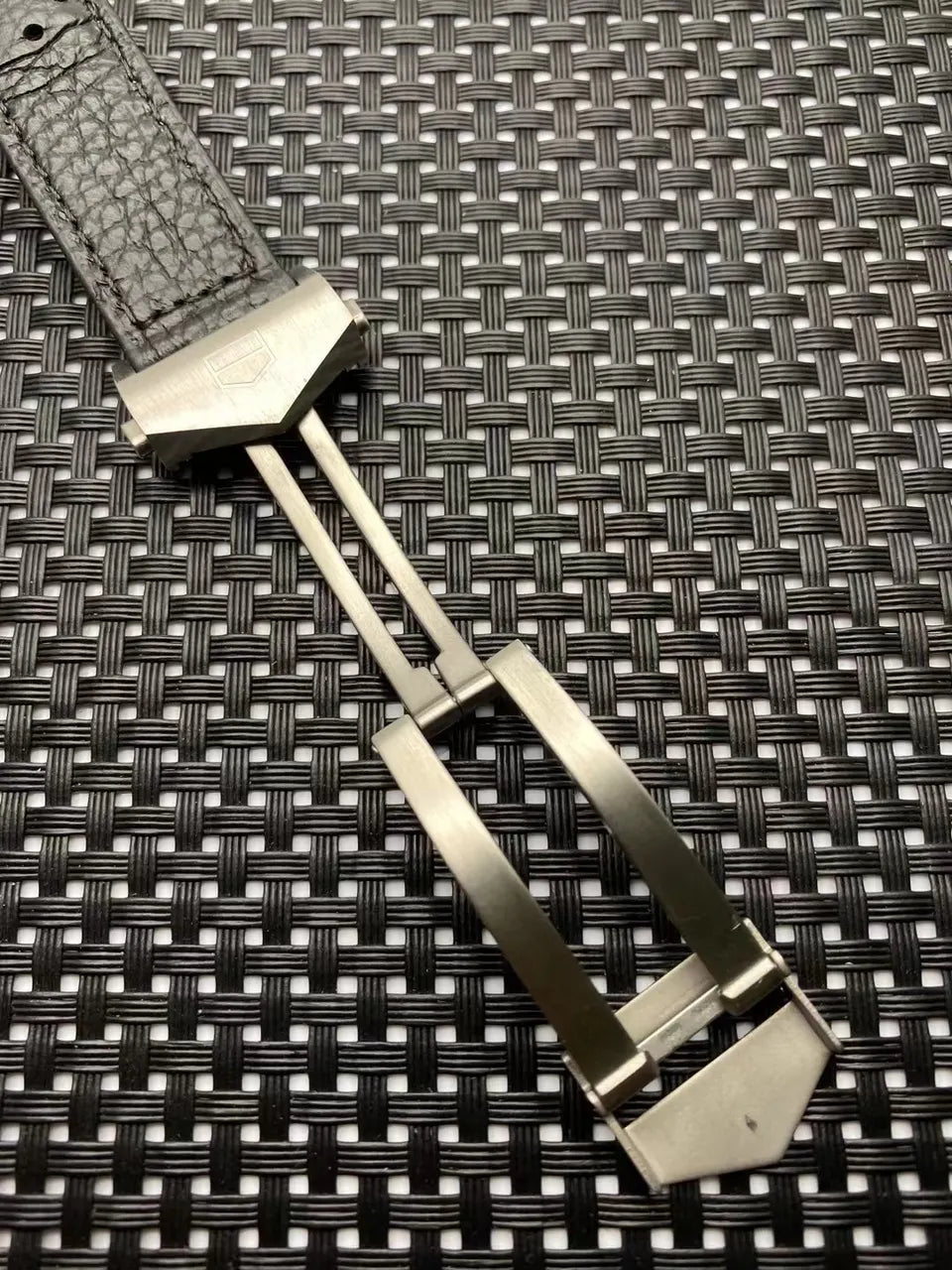 TAG Heuer Silver Dial - Hình 3